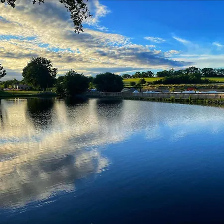Domaine Melusine - A 2km Du Puy Dufou France ! ホリデーパーク Les Épesses