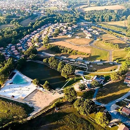 Domaine Melusine - A 2km Du Puy Dufou France ! Vakantiepark