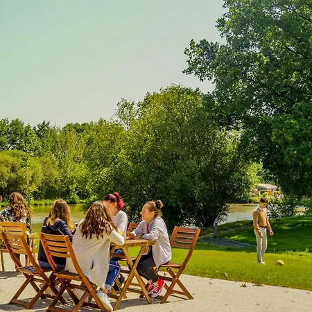 Prázdninový areál Domaine Melusine - A 2km Du Puy Dufou France !