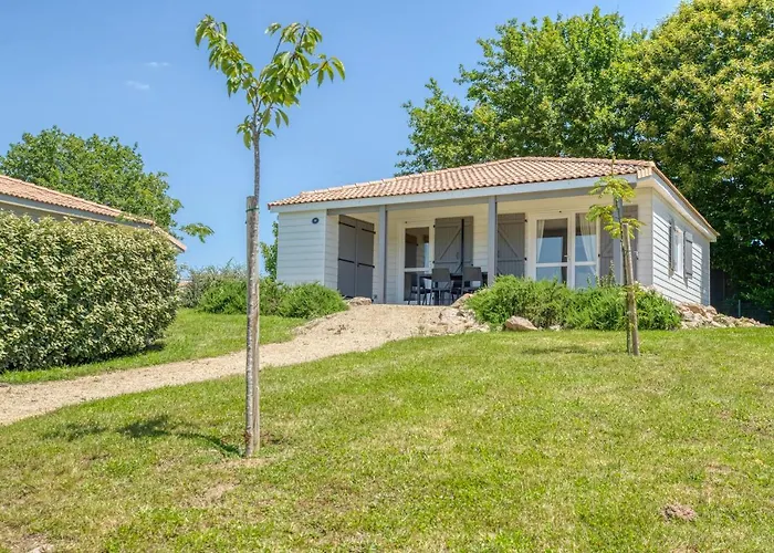 Domaine Melusine - A 2km Du Puy Dufou France ! ホリデーパーク