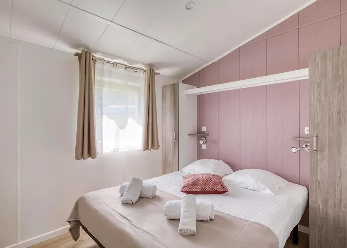 Üdülőpark Domaine Melusine - A 2km Du Puy Dufou France ! Les Épesses