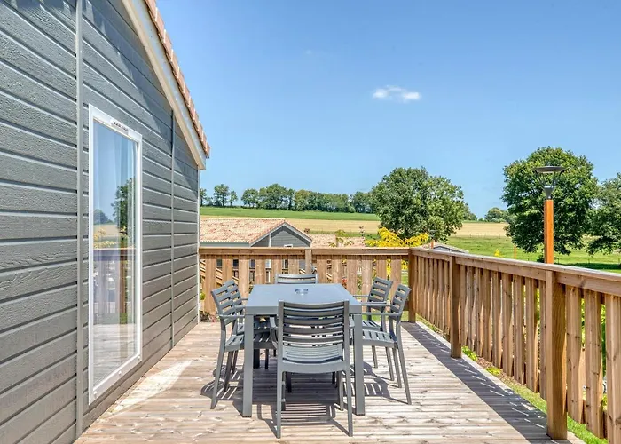 Domaine Melusine - A 2km Du Puy Dufou France ! Üdülőpark 4*