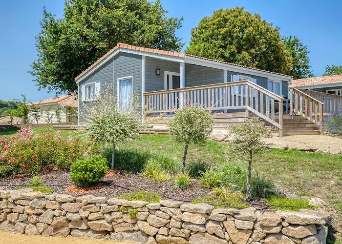 Üdülőpark Domaine Melusine - A 2km Du Puy Dufou France ! 4*