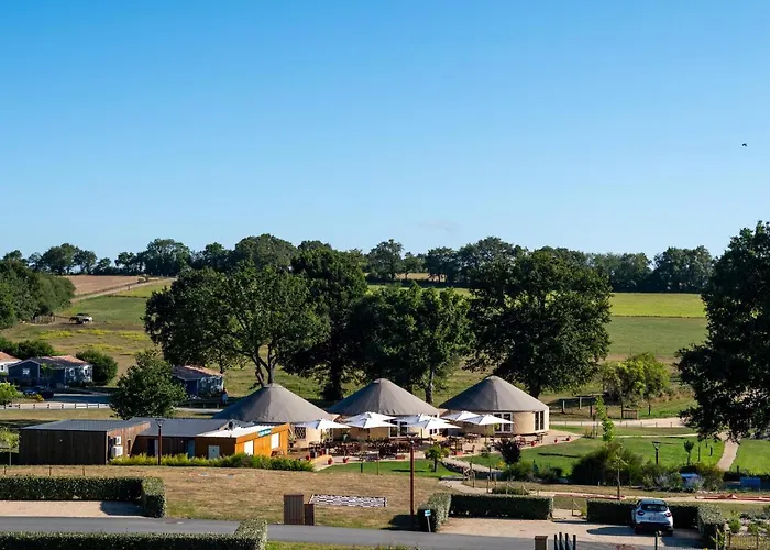 Domaine Melusine - A 2km Du Puy Dufou France !