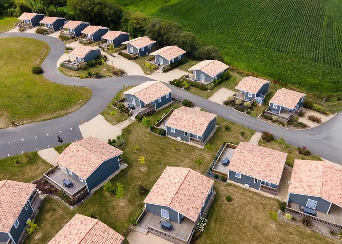 Domaine Melusine - A 2km Du Puy Dufou France ! 4* Les Épesses