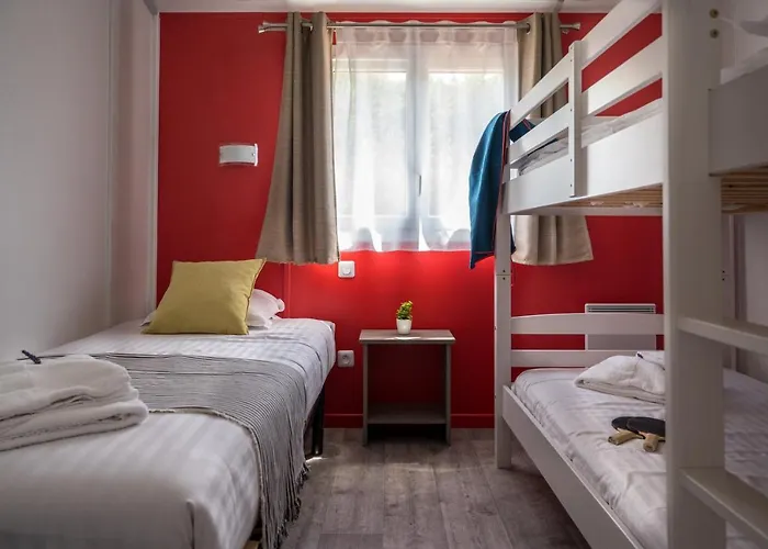 Üdülőpark Domaine Melusine - A 2km Du Puy Dufou France !