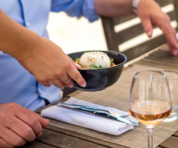 Domaine Melusine - A 2km Du Puy Dufou France !