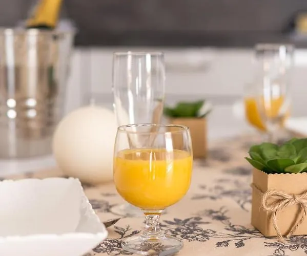 ホリデーパーク Domaine Melusine - A 2km Du Puy Dufou France !