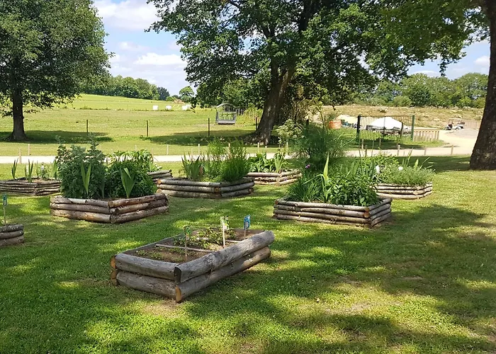 Domaine Melusine - A 2km Du Puy Dufou France !