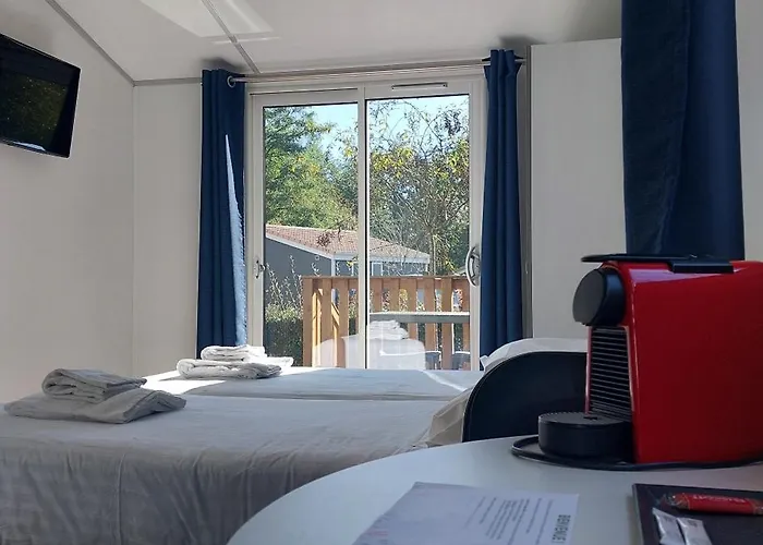 Domaine Melusine - A 2km Du Puy Dufou France ! ホリデーパーク Les Épesses