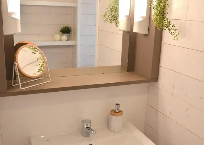 Domaine Melusine - A 2km Du Puy Dufou France ! ホリデーパーク 4*